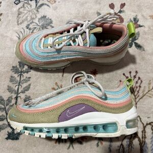 Nike Kids Air Max 97 SE sun club- copa wheat grass Pastel Sneakers 3.5 Y